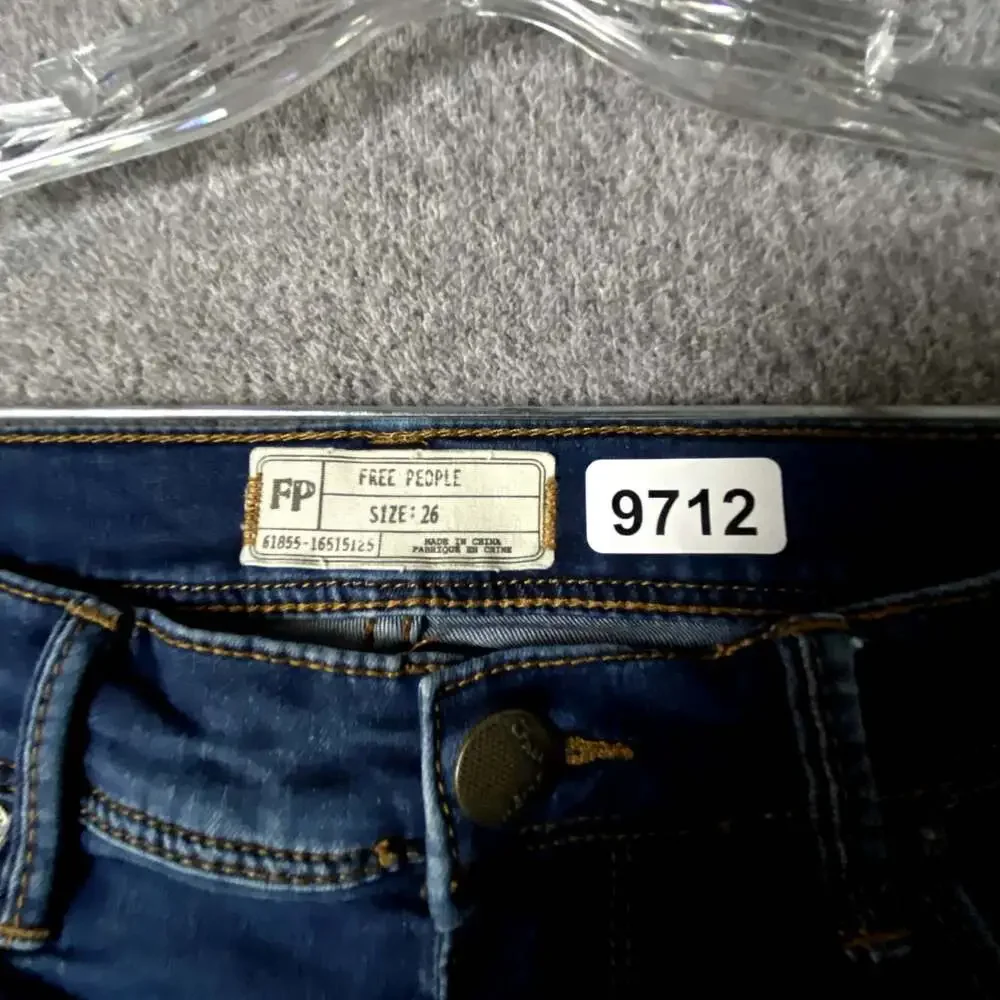 Free People Women's SIze 26 Mid-Rise Dark Wash Stretch Denim Jeans
